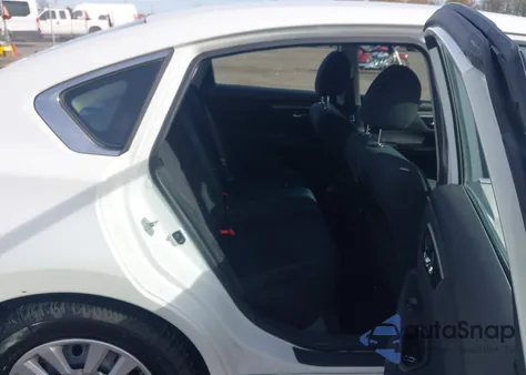 2015 Nissan Altima 2.5 S из США, поврежденный, VIN 1N4AL3AP6FN367222